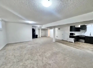 Large studio basement (east oshawa) Image# 6
