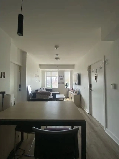 Private Bedroom with Ensuite Bathroom in Ottawa Image# 2