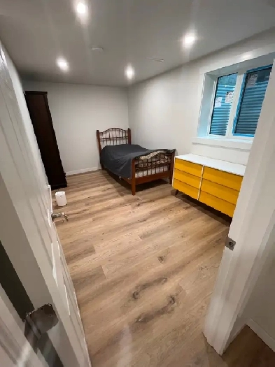 Single Room with Private Bathroom For Rent (University Heights) Image# 4