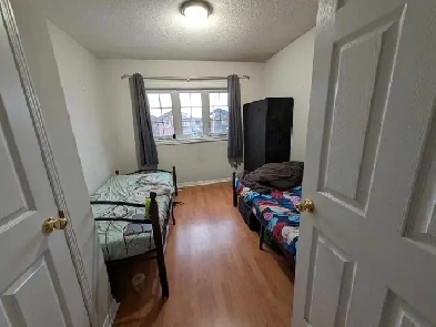 Shared room for rent for boys in Mississauga Image# 3