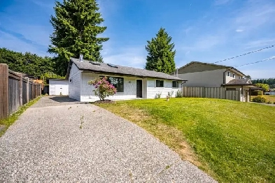 Fully Renovated Campbell River Rancher! Image# 6