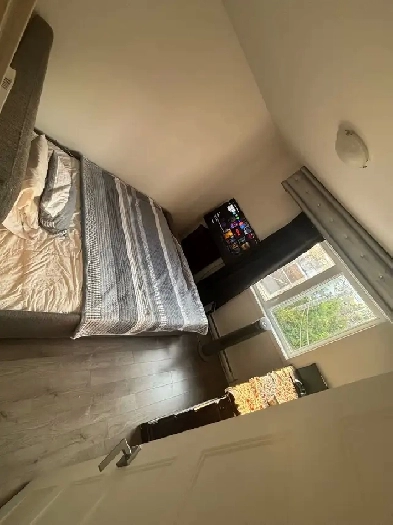 Chambre moderne à louer – Longueuil – 725$ Image# 1