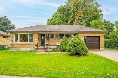 Spacious 2 Bedroom Basement Apartment in prime location Image# 6