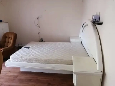 Separate Entrance, Bedroom in Lorne Park, all included Image# 2