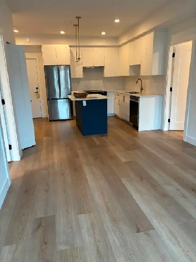 2 bed plus den 2 bath condo for rent almost new Image# 1