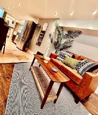 Short Term Furnished Suite Downtown! Image# 1