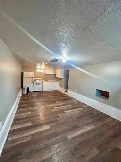 Convenient Studio Apartment – $1,200 All-Inclusive Image# 1