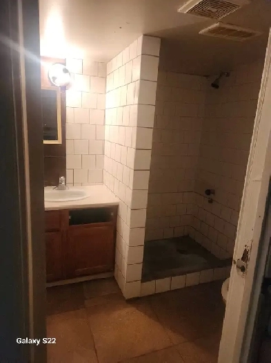 Penbrooke NE room for rent in shared basement Image# 3