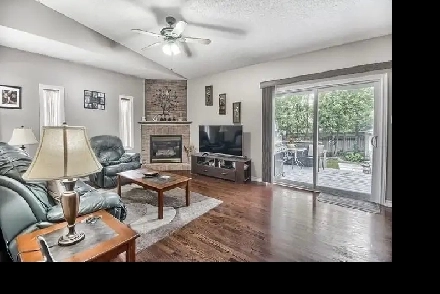 3 BED 2 BATH HOUSE WITH PRIVATE BACKYARD AND GARAGE IN OSHAWA Image# 7