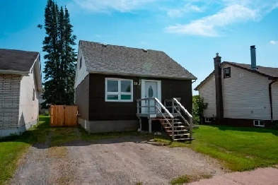 248 CHRISTINA STREET EAST  NEW LISTING!! Image# 5