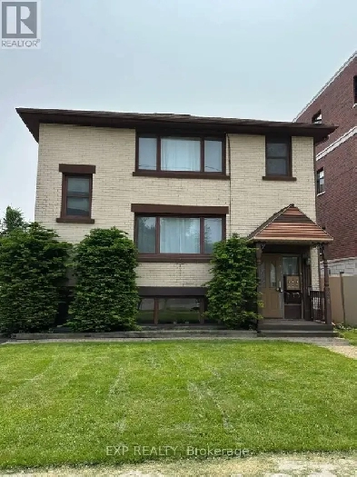 Ottawa Triplex with Development Potential & Rental Location Image# 1