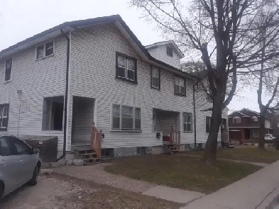 student room-close to university Image# 1