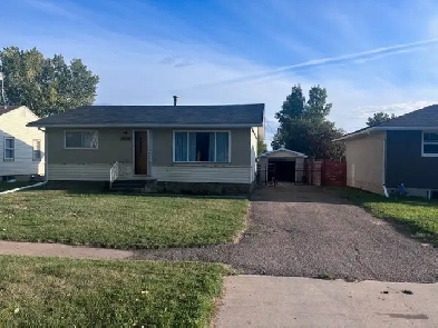 Quiet, Clean & Cozy – home for rent in Fairview Alberta Image# 4
