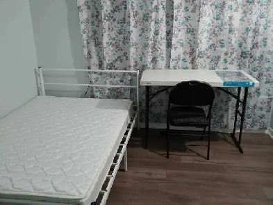 big room for rent Image# 1