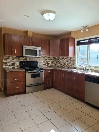 Upstairs Suite in Marlborough for Lease Image# 5