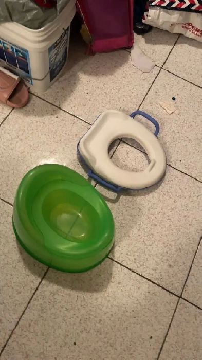 De bol de toilettes pour enfants Image# 1