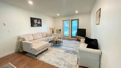 2 Bed 1 Bath Close to Everything! Image# 1