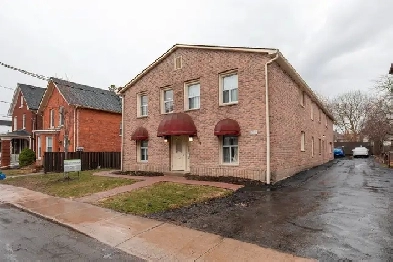 2 Bedroom Near Downtown Image# 10