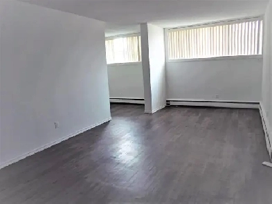 KINGS UNIVERSITY CAPILANO – 2 BEDROOM RENOVATED APARTMENT Image# 2