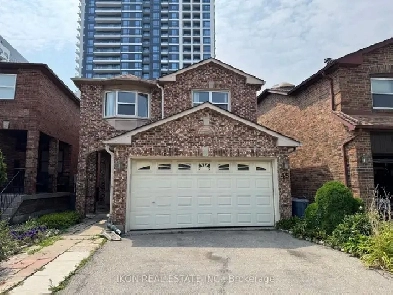 Detached 2,000 Sq. Ft house in THORNHILL - VAUGHAN Image# 1