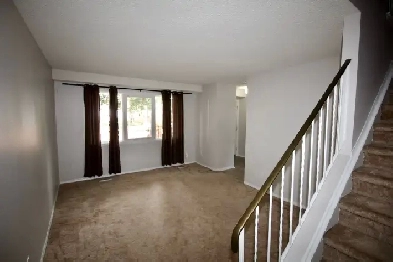Ormsby 3 Bed 1.5 Bath TownHome West Edmonton For Rent Image# 22