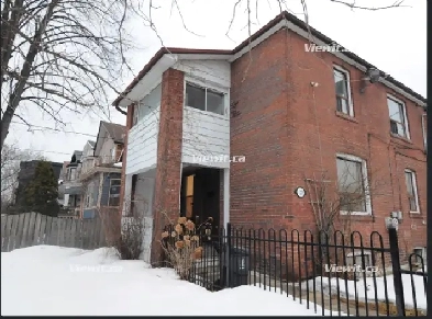 2-Bedroom – Prime Pape & Danforth – Steps to TTC – $2330 Image# 9
