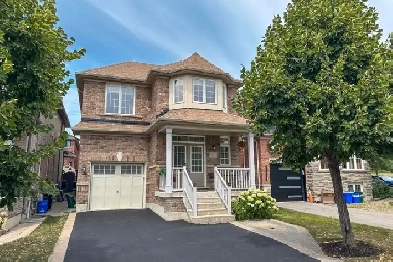 Elegant 4 Bed 3.5 Bath House in Vaughan Image# 7