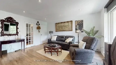 Toronto Condo Townhouse in High Ranking school Zone! Image# 4