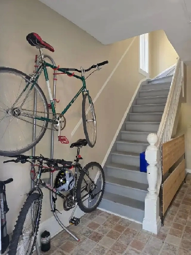 3 bedroom apartment in a house by UoW, All Utilities included Image# 2
