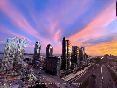 2 Bd 600  sqft Downtown Condo - CN Tower & Rogers Center View Image# 3