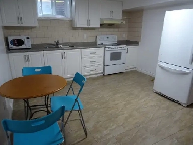 One bedroom on the ground floor near Yonge/Finch Image# 1
