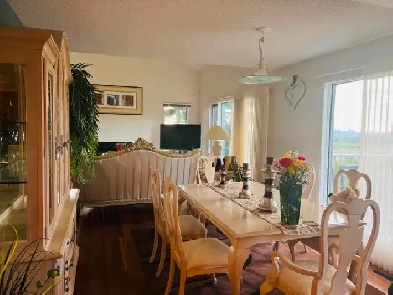 Beautiful 4-bedroom Townhouse for Rent Image# 3