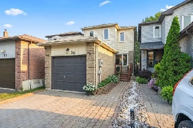 Stunning Home with 3 Bedrooms and Finished Bsmt for Sale! Image# 1