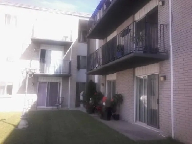 One Bedroom/Balcony FREE parking,CleanQuietBldg $1459.00   Hydro Image# 6