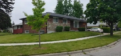 Main Floor Unit, Near STC, Only $2150 Free Parking, 2 Bed 1 bath Image# 1