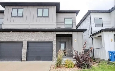 Beautiful 3 bedroom, 2.5 bath Canterbury Park home. Image# 10