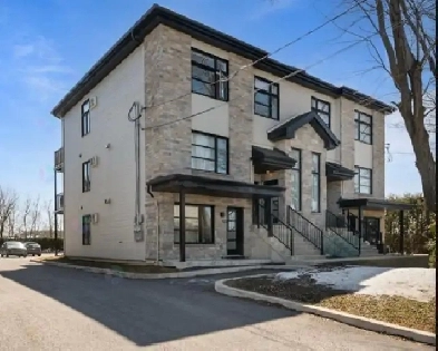 Superbe condo à louer à sainte Anne des plaines, FOR RENT Image# 1