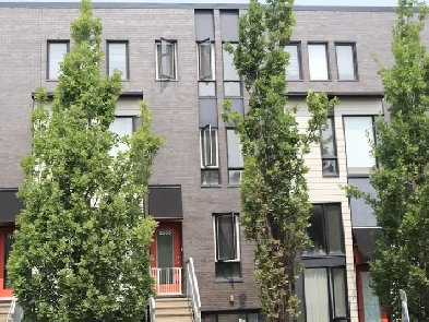 Superbe maison de ville à étage construite en 2012 Image# 17