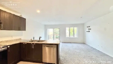 SPACIOUS 3-BEDROOM FREEHOLD TOWNHOUSE WITH BEAUTIFUL FINISHES Image# 13