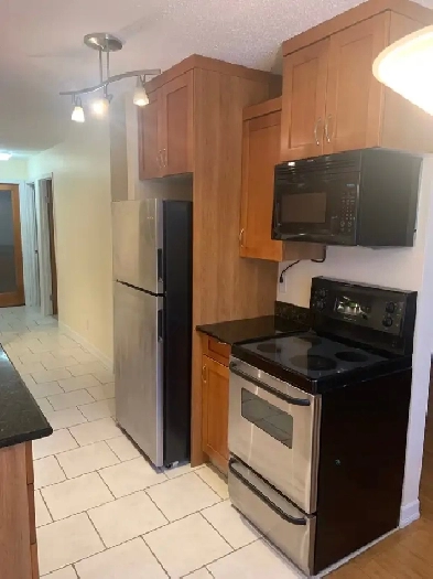 2-Bed 1-Bath Suite just off Broadway - Available September 2025 Image# 7