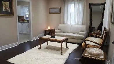 4 bedroom detached house for rent - Near Lake in Oakville Image# 2