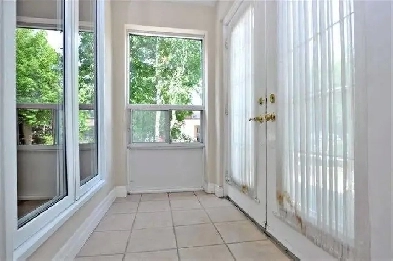 One furnished bedroom for rent in markham Image# 2