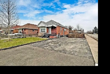 House for rent, main floor Bungalow $2499 Image# 4