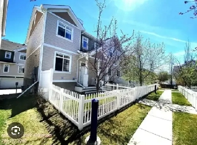 3 bedroom townhouse for Rent Image# 1