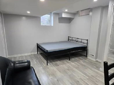 Pvt.,Beautiful,AC Studio Basement for Rent in Markham-Males only Image# 5