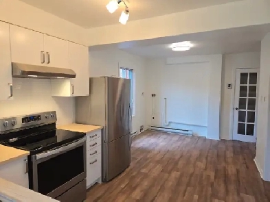 Impeccable 4,5 fraichement rénové Verdun métro l’Église- 1500$ Image# 1