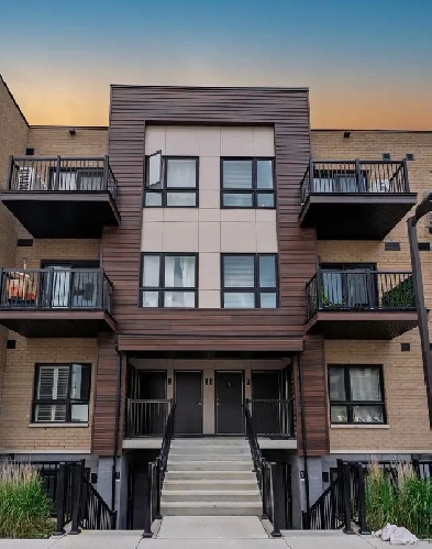 Stacked Townhouse for Rent Image# 10