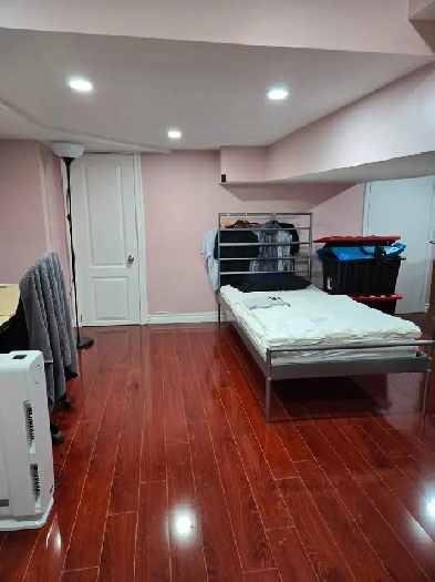 Pvt. Studio Rm with Ensuite for Rent in Markham Image# 4