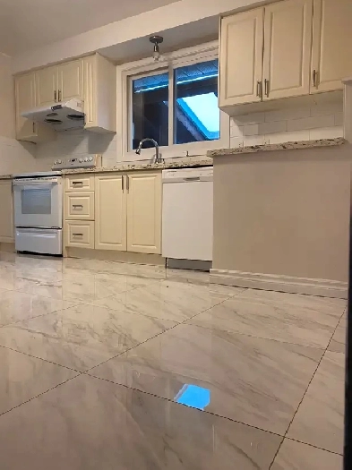 Sheppard/Warden newly renovated 3 bedroom main flr for rent Image# 6