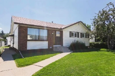 Estate Sale Bungalow 4 Sale in Airdrie for $550,000 Image# 1